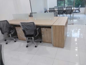 bàn làm việc theo cụm